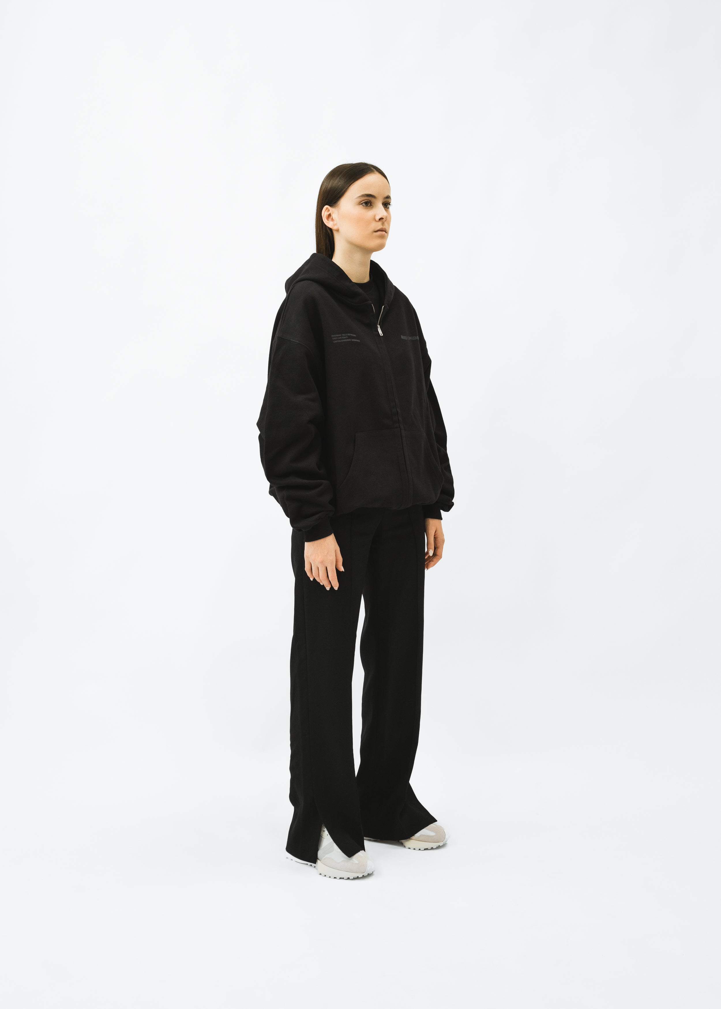 SIGNATURE ZIP HOODIE