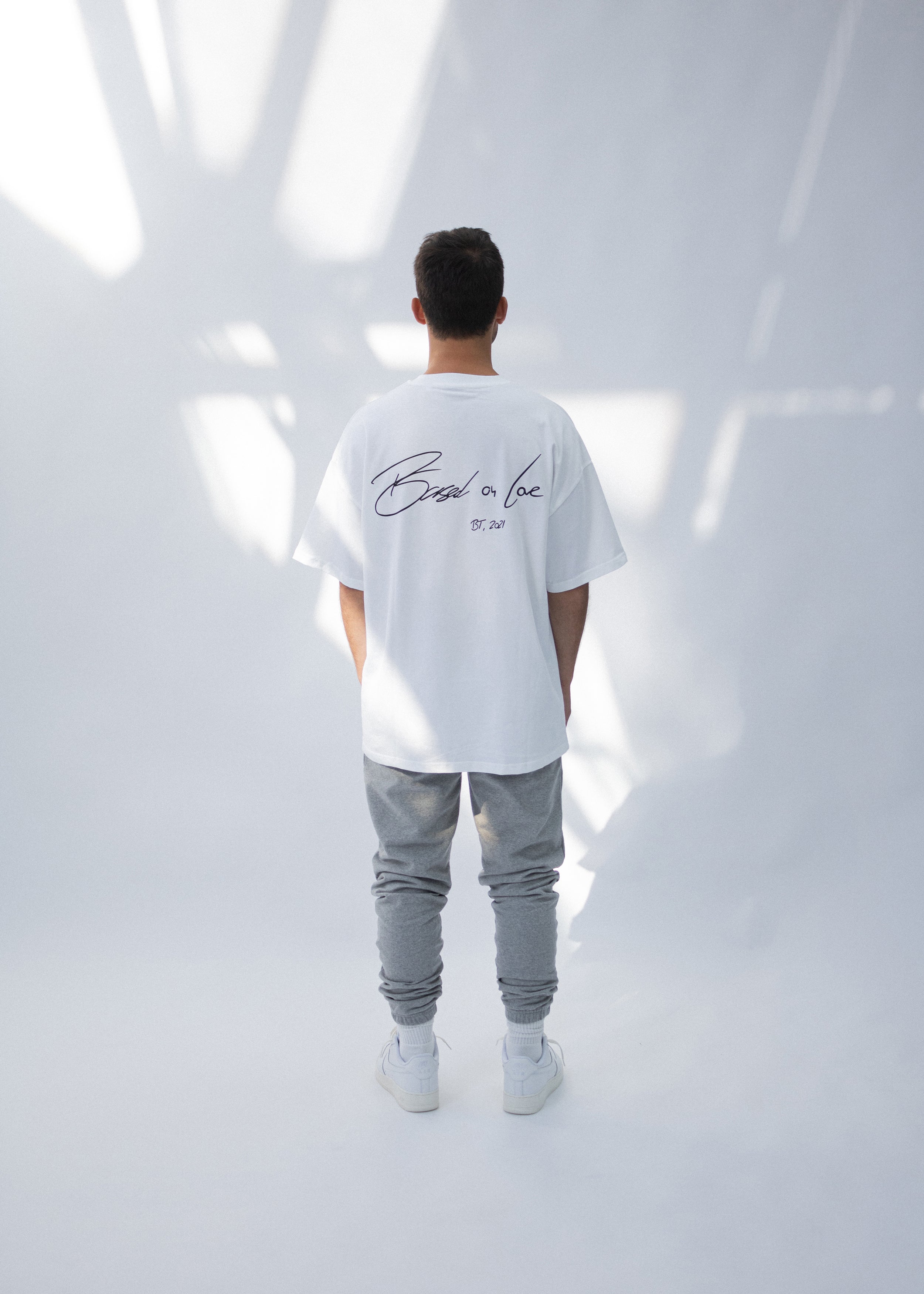 SIGNATURE TEE