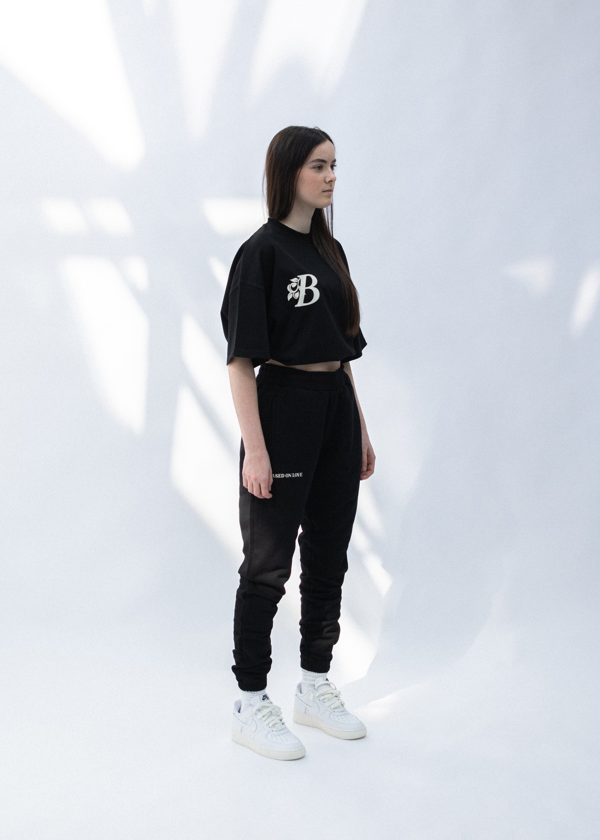 ANTIQ LOGO TEE