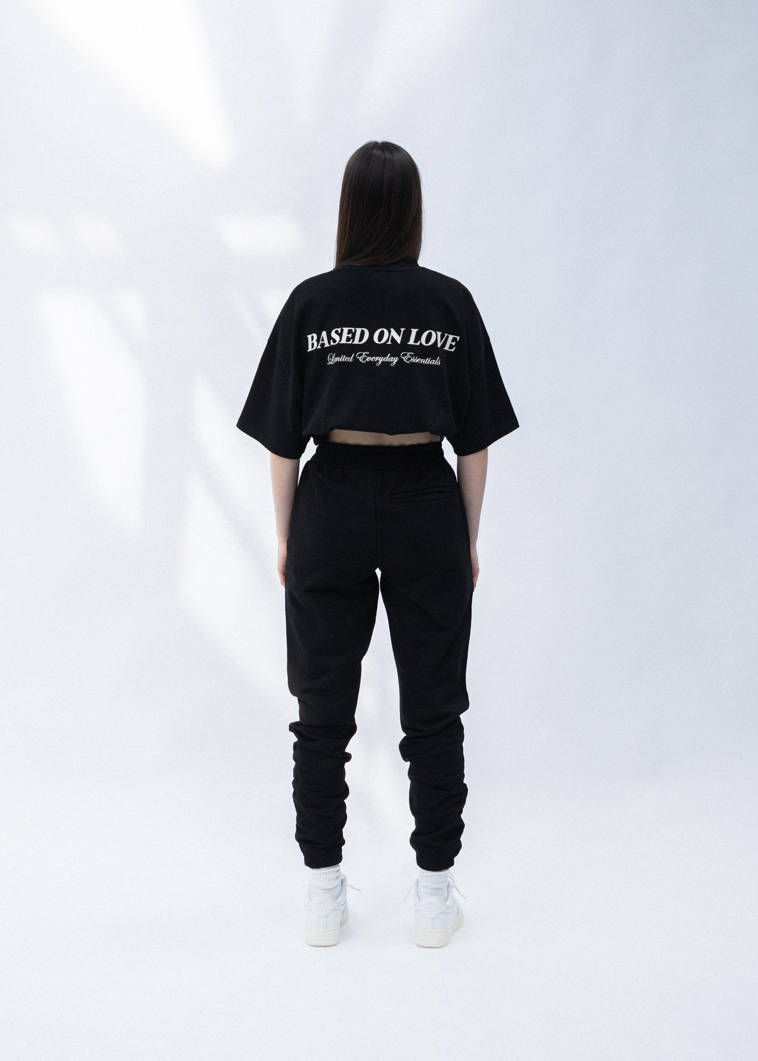 ANTIQ LOGO TEE
