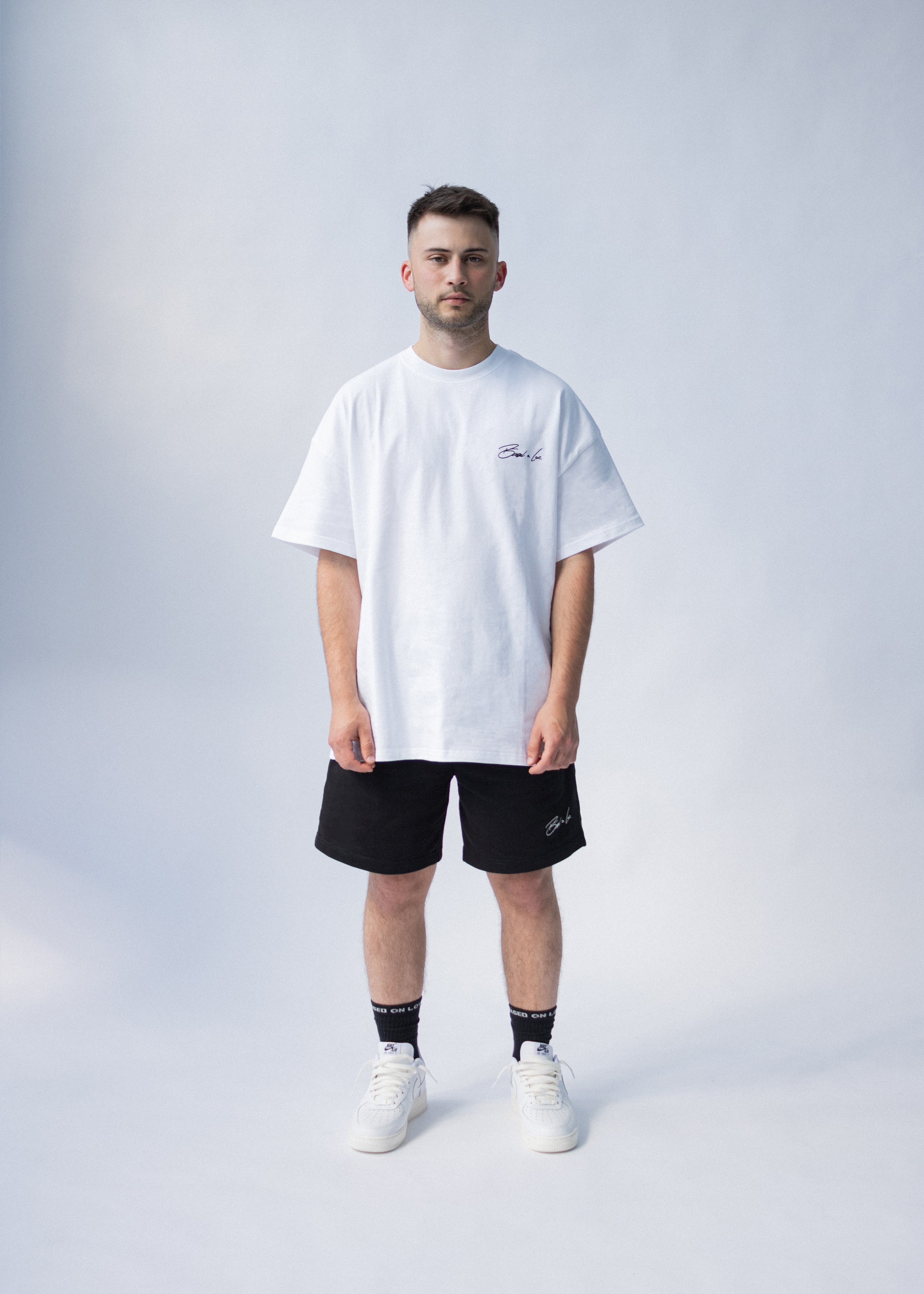 SCRIPT LOGO SHORTS